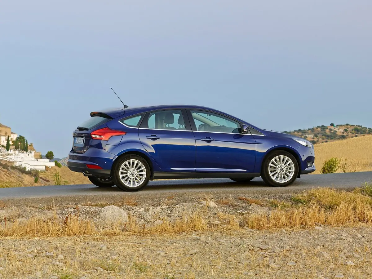 Ford Focus III Рестайлинг Хэтчбек 5 дв. — фото 2