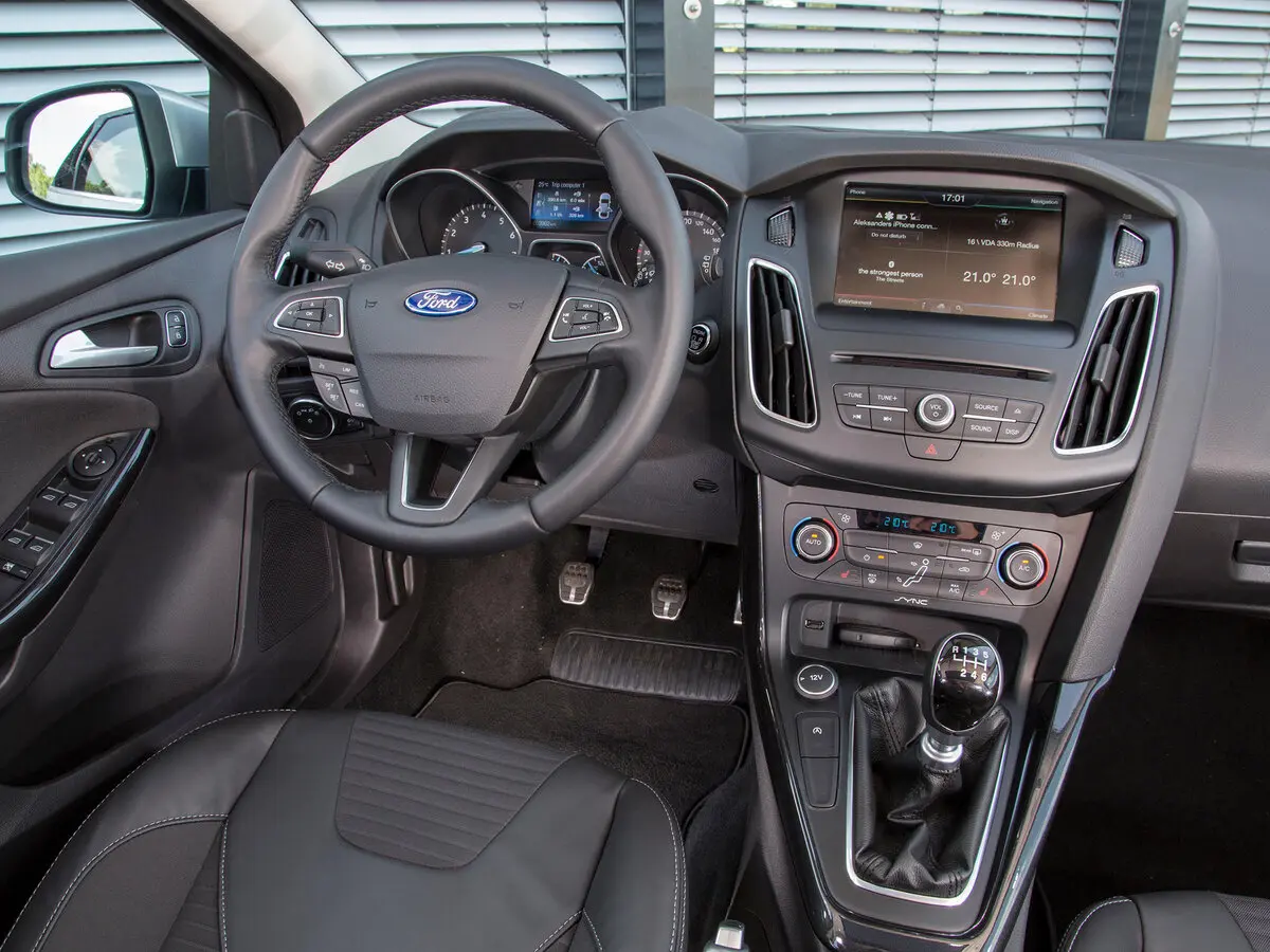 Ford Focus III Рестайлинг Хэтчбек 5 дв. — фото 7