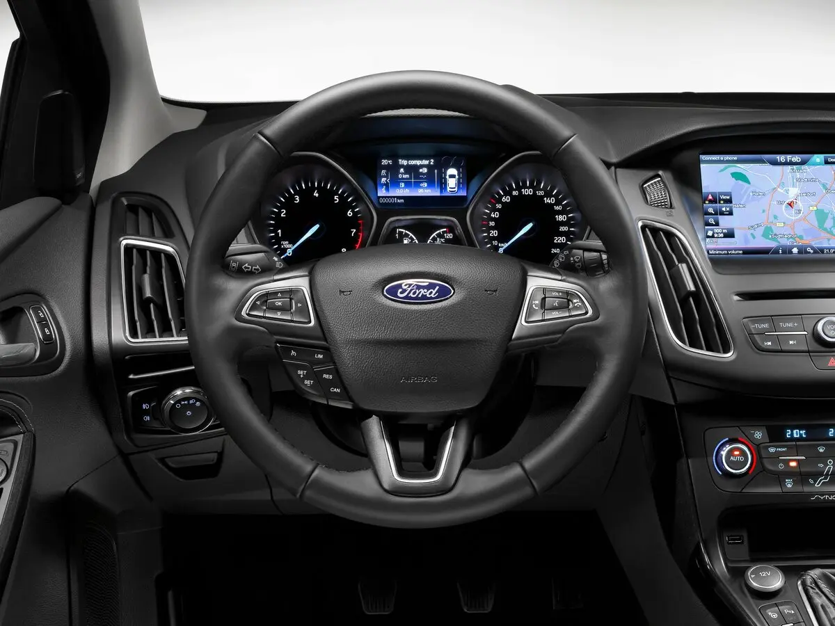 Ford Focus III Рестайлинг Хэтчбек 5 дв. — фото 9