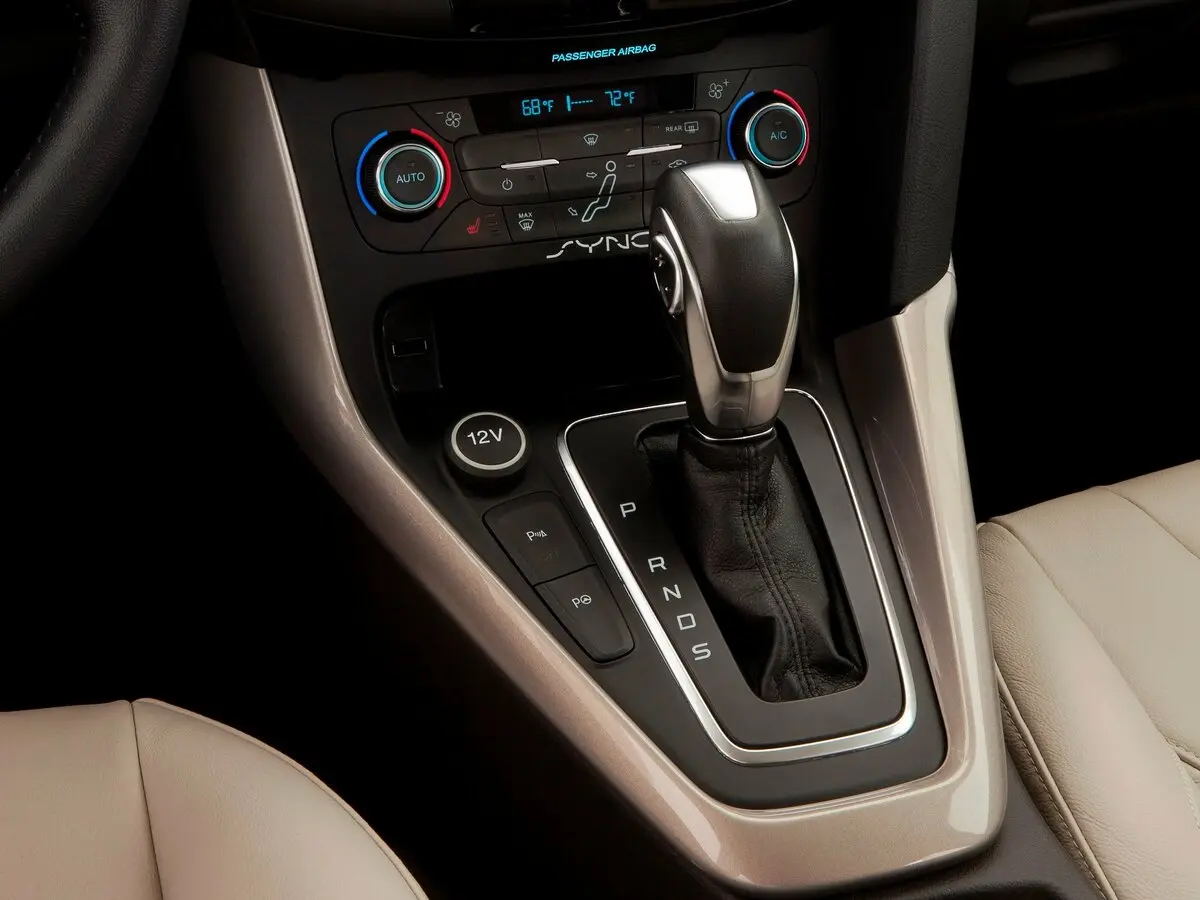 Ford Focus III Рестайлинг Седан — фото 8