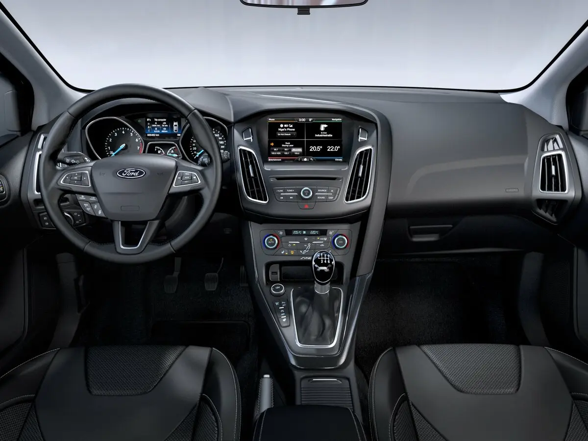 Ford Focus III Рестайлинг Универсал 5 дв. — фото 5