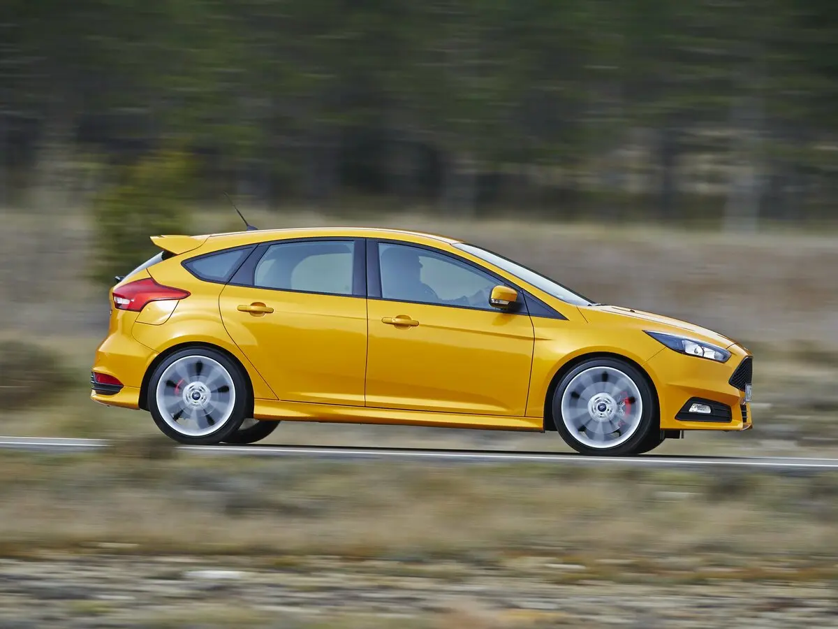 Ford Focus ST III Рестайлинг Хэтчбек 5 дв. — сүрөт 2