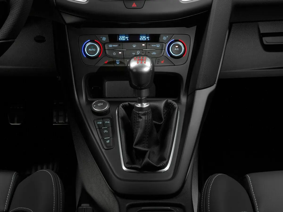 Ford Focus ST III Рестайлинг Хэтчбек 5 дв. — сүрөт 9
