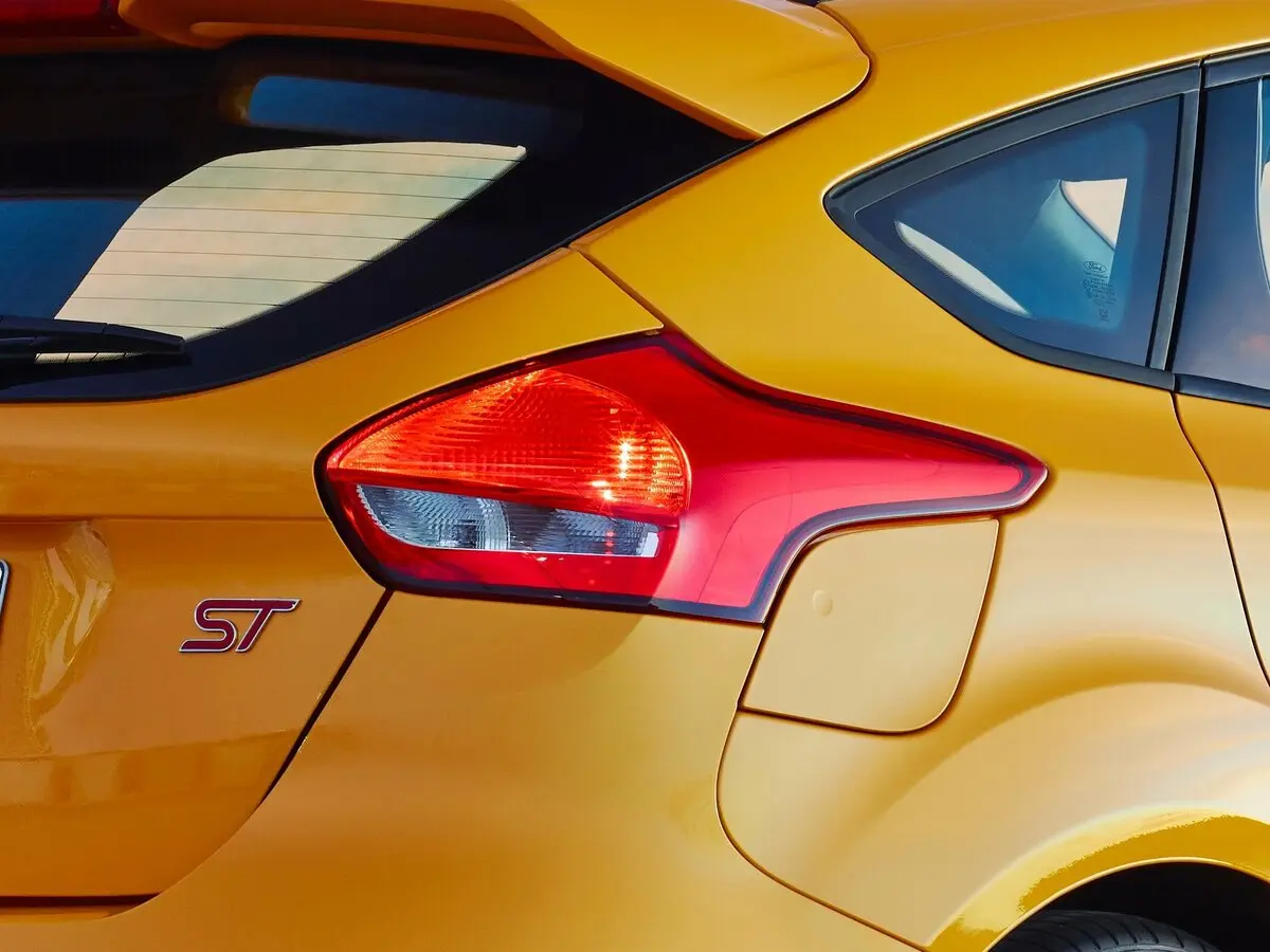 Ford Focus ST III Рестайлинг Хэтчбек 5 дв. — сүрөт 12