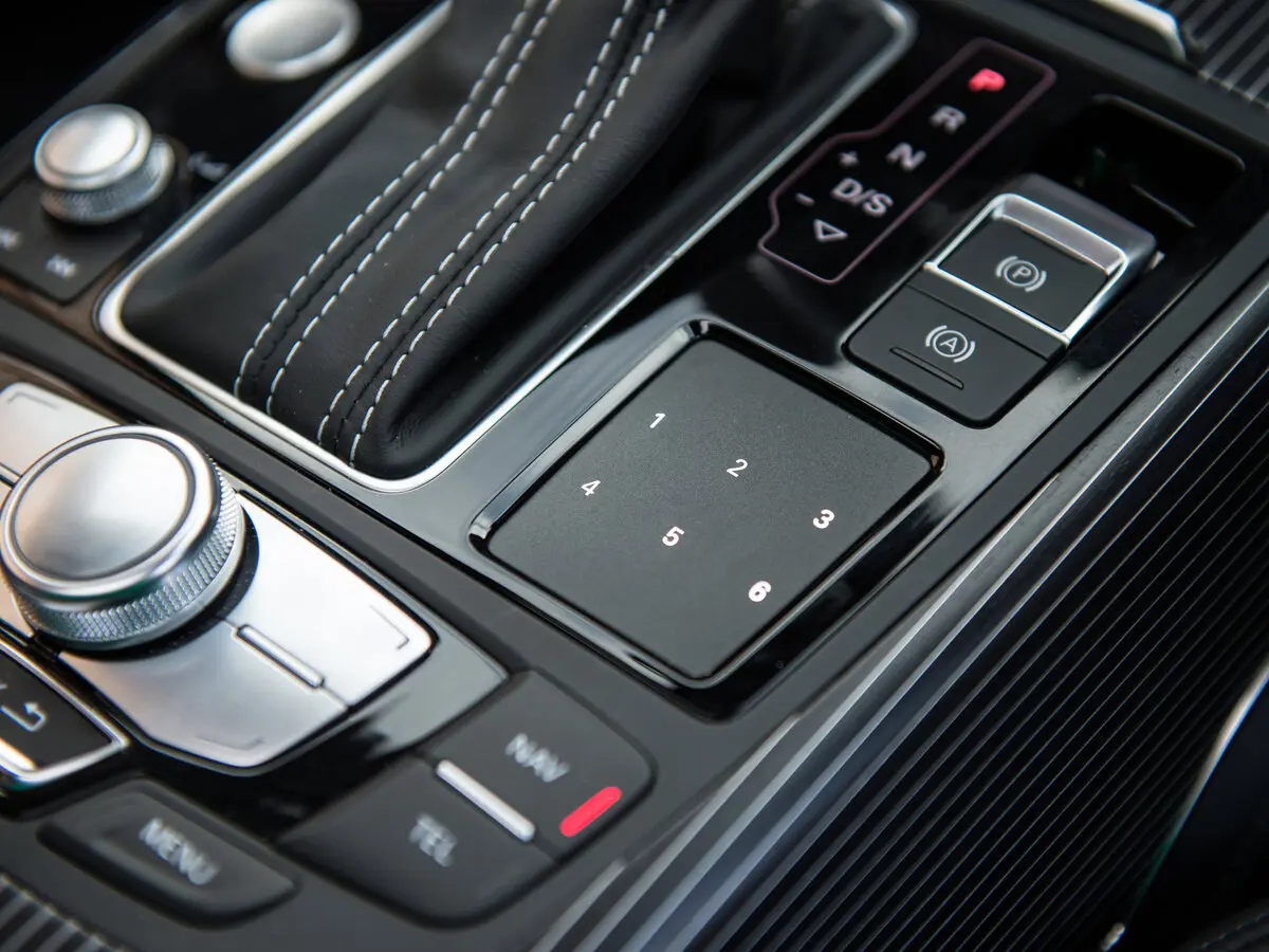Audi A6 IV (C7) Рестайлинг Седан — photo 13