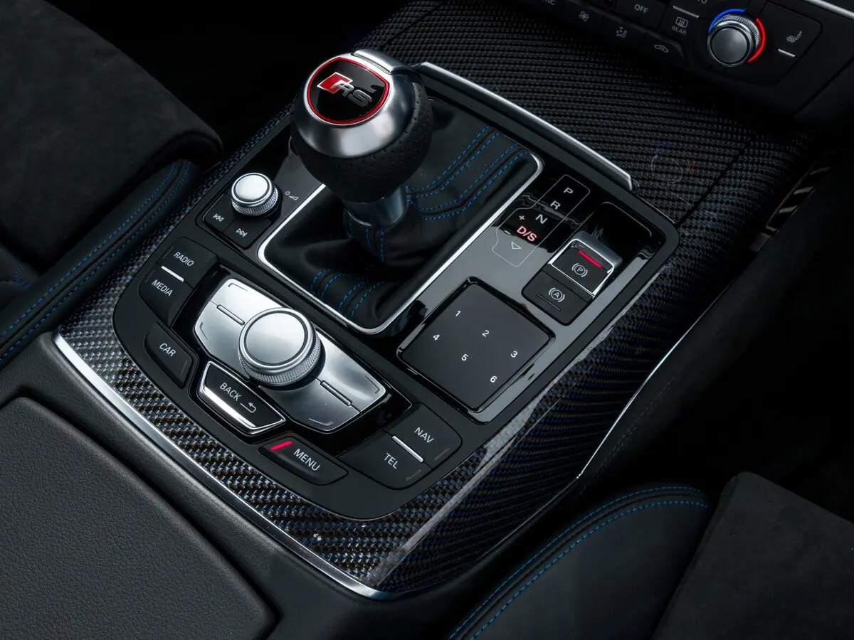 Audi RS 6 III (C7) Рестайлинг Универсал 5 дв. — сүрөт 13