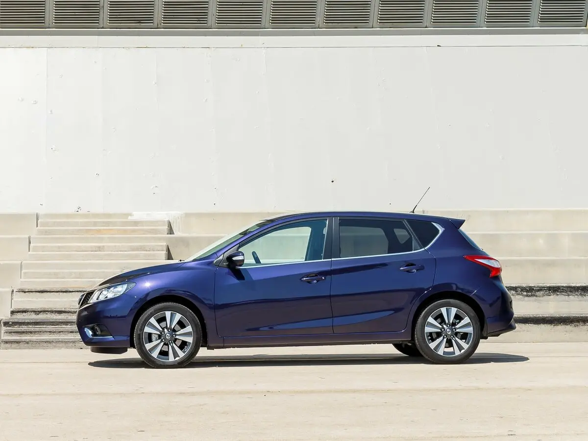 Nissan Pulsar VI (C13) Хэтчбек 5 дв. — сүрөт 2