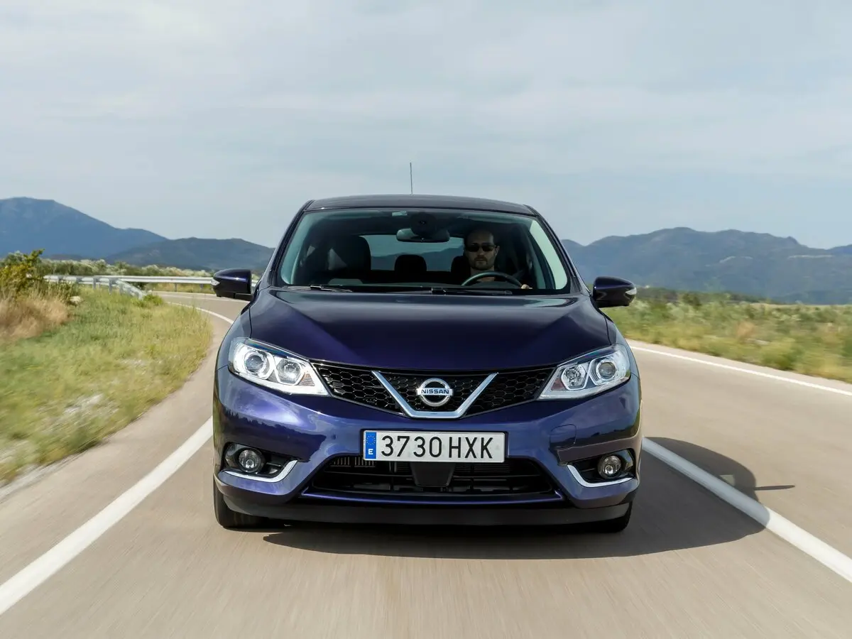 Nissan Pulsar VI (C13) Хэтчбек 5 дв. — сүрөт 3