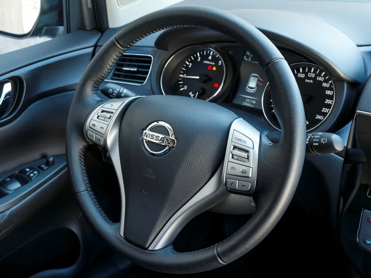 Nissan Pulsar VI (C13) Хэтчбек 5 дв. — сүрөт 8