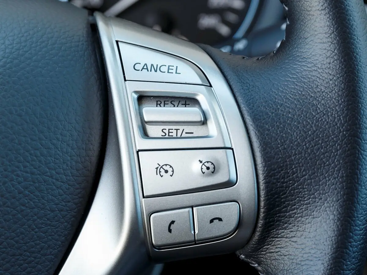 Nissan Pulsar VI (C13) Хэтчбек 5 дв. — сүрөт 15