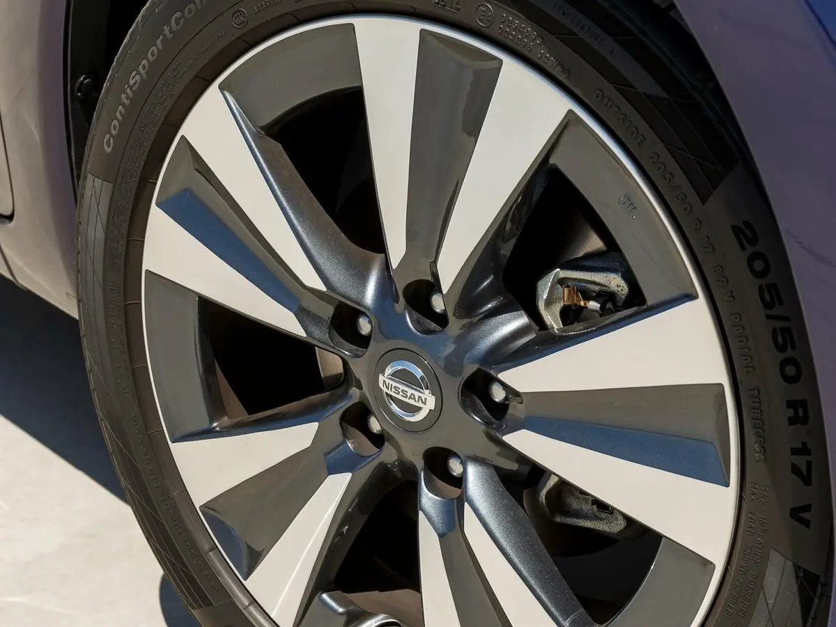 Nissan Pulsar VI (C13) Хэтчбек 5 дв. — сүрөт 17
