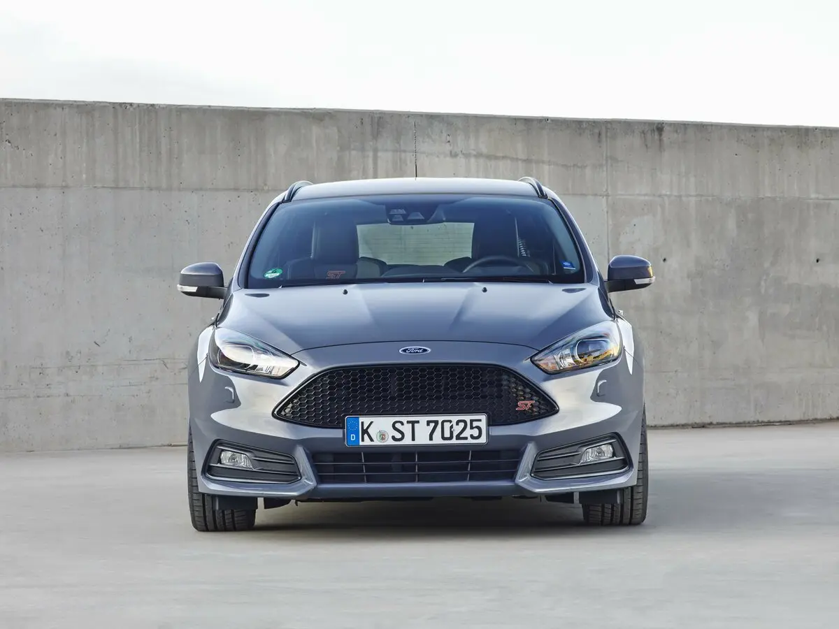 Ford Focus ST III Рестайлинг Универсал 5 дв. — 照片 3