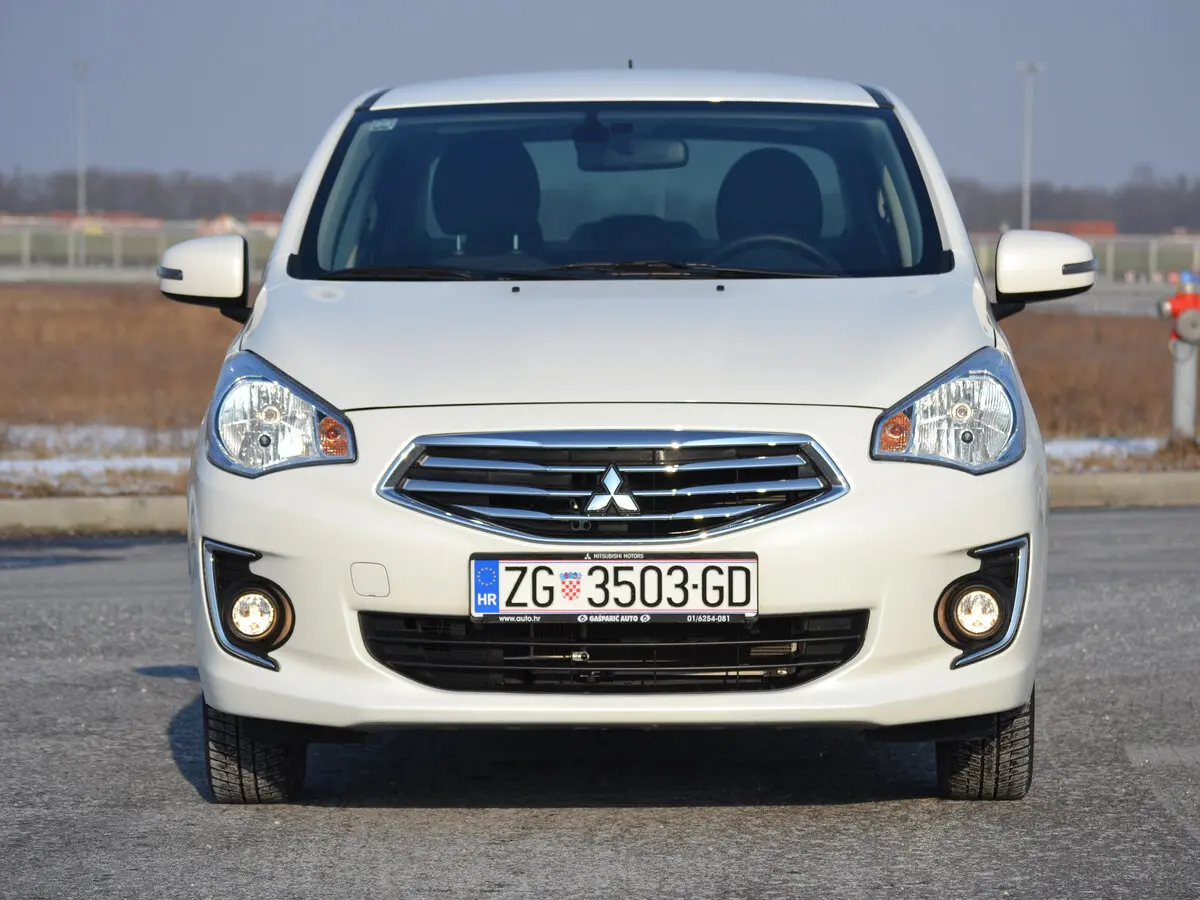 Mitsubishi Attrage I Седан — сүрөт 3