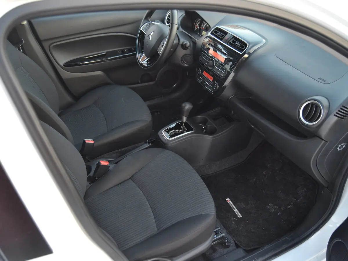 Mitsubishi Attrage I Седан — сүрөт 7