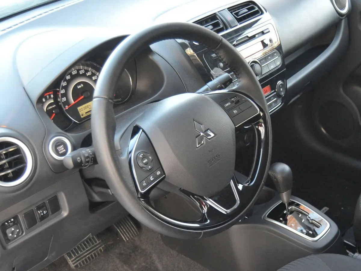 Mitsubishi Attrage I Седан — сүрөт 8