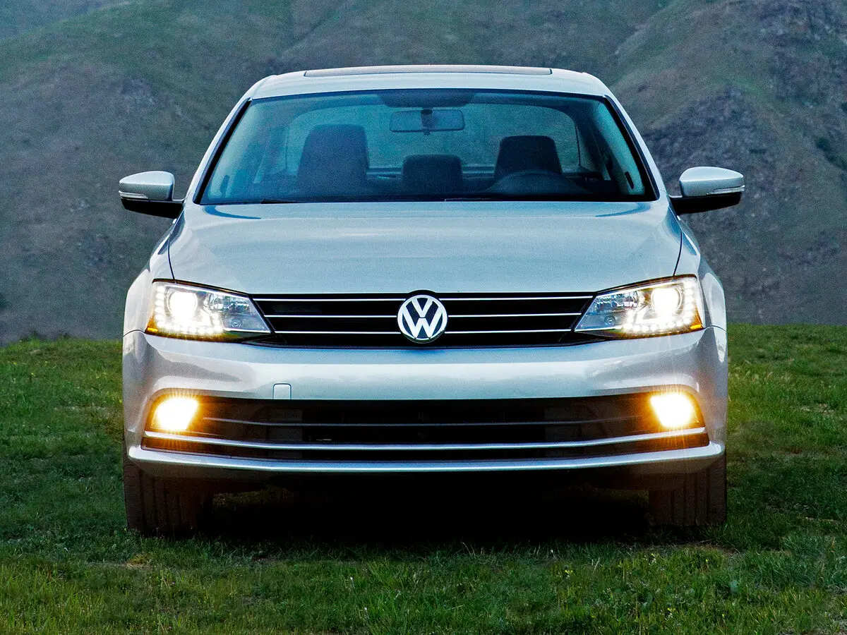 Volkswagen Jetta VI Рестайлинг Седан — фото 3