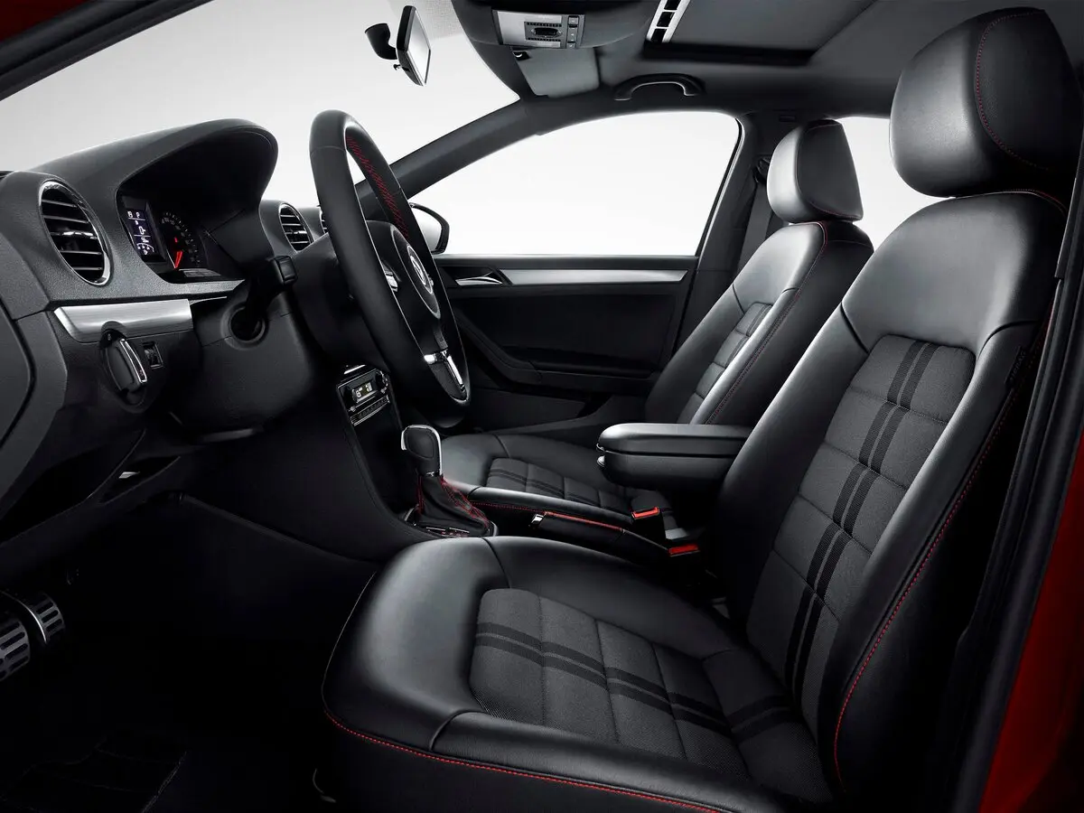 Volkswagen Jetta VI Рестайлинг Седан — фото 7