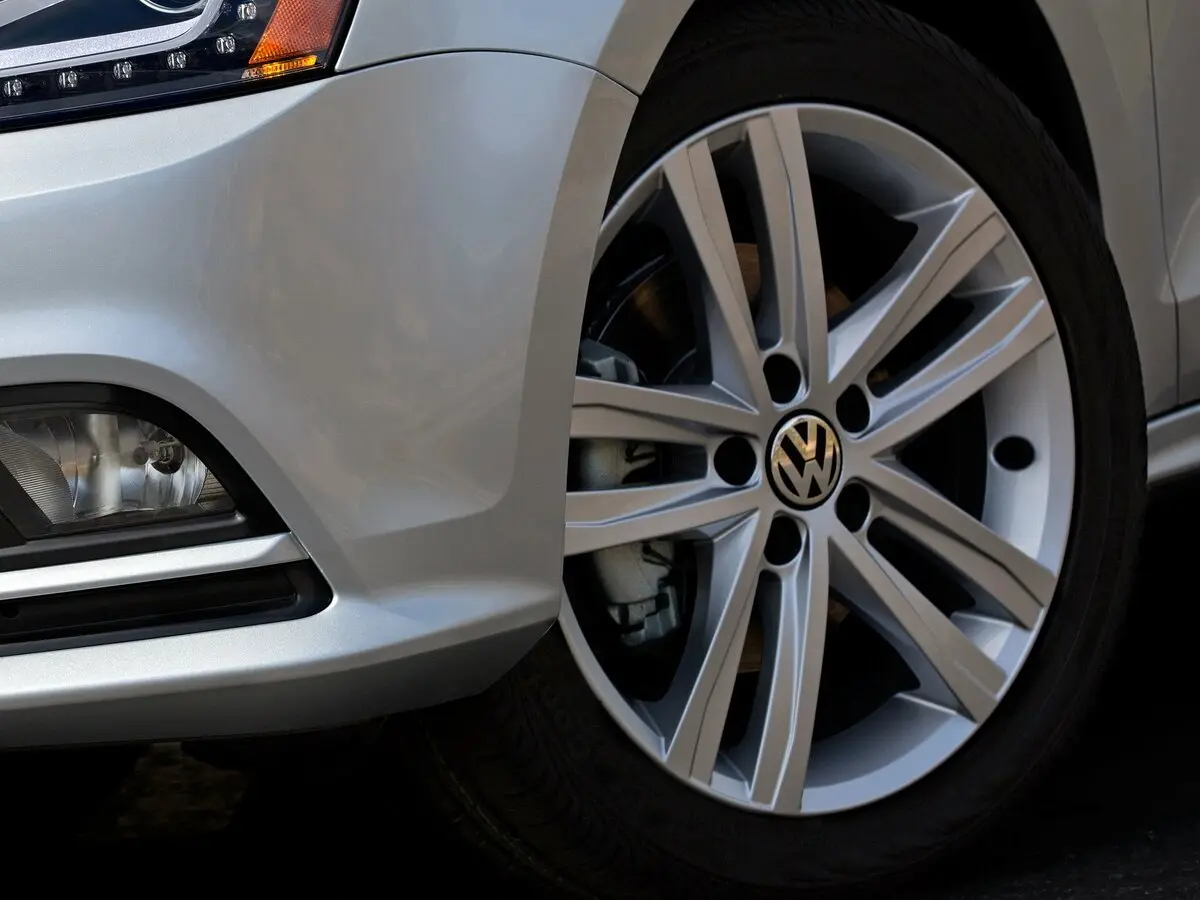 Volkswagen Jetta VI Рестайлинг Седан — фото 14