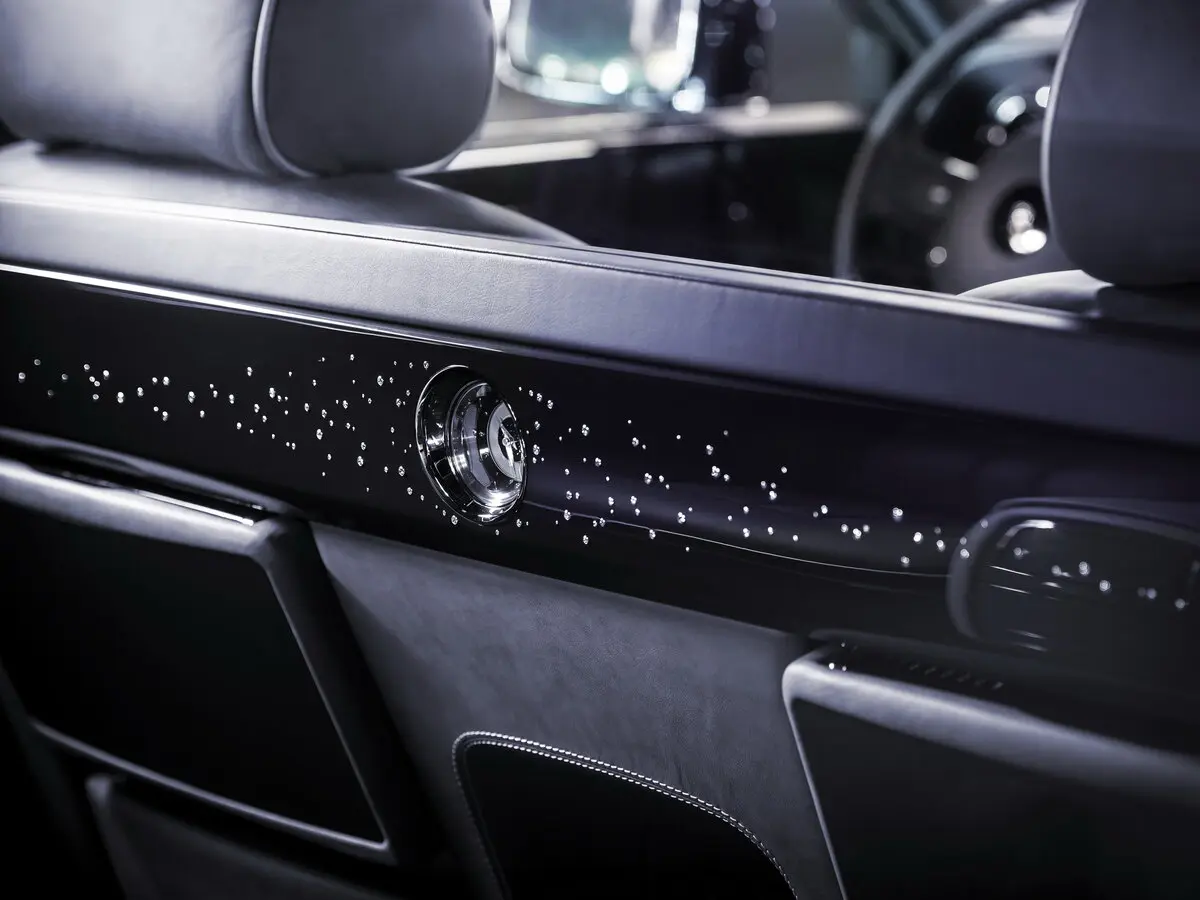 Rolls-Royce Phantom VII Рестайлинг (Series II) Седан — сүрөт 12