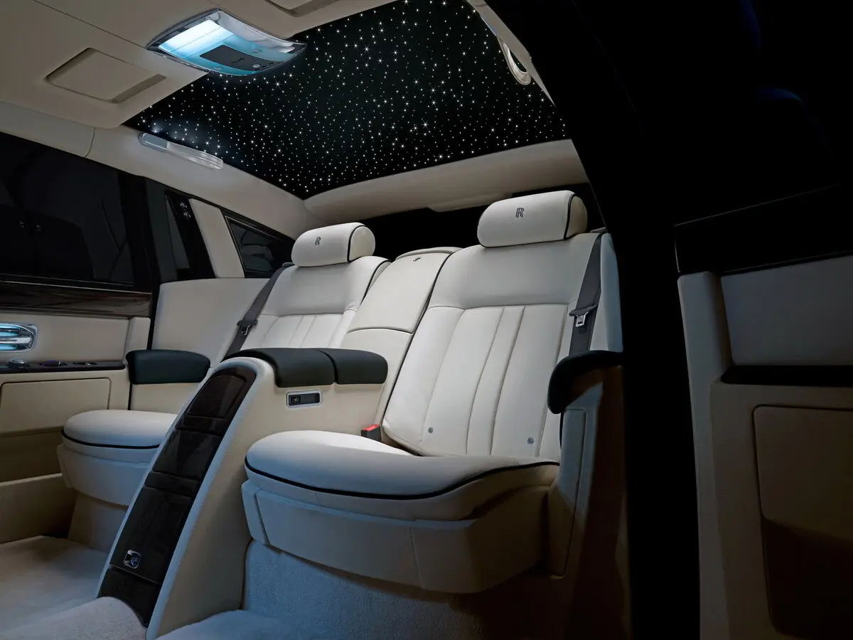 Rolls-Royce Phantom VII Рестайлинг (Series II) Седан Long — 照片 6
