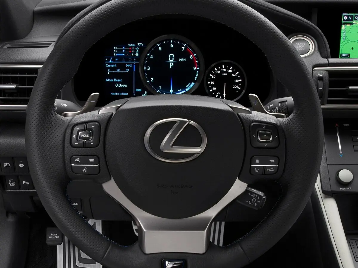 Lexus RC F I Купе — 照片 10