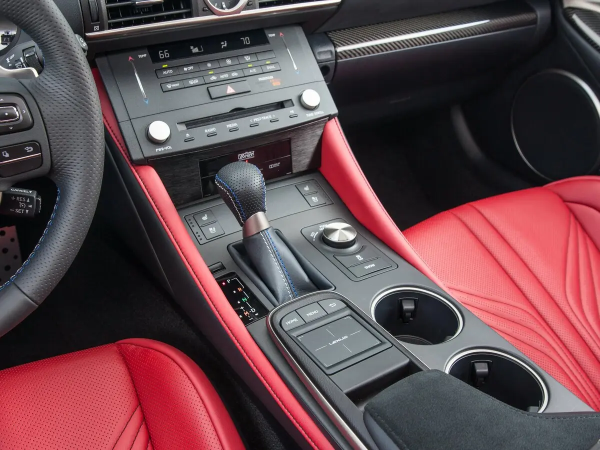 Lexus RC F I Купе — 照片 13