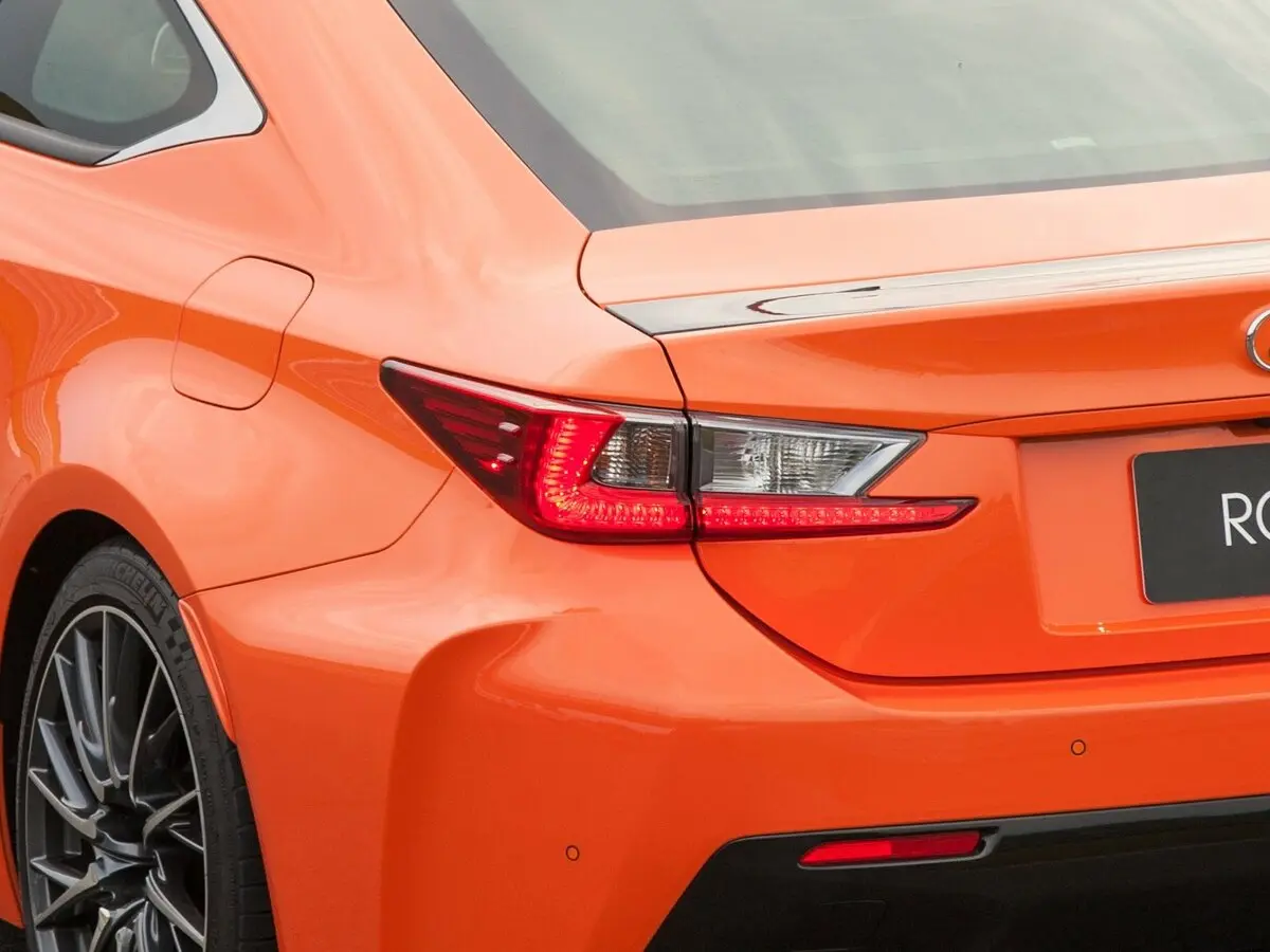 Lexus RC F I Купе — 照片 15