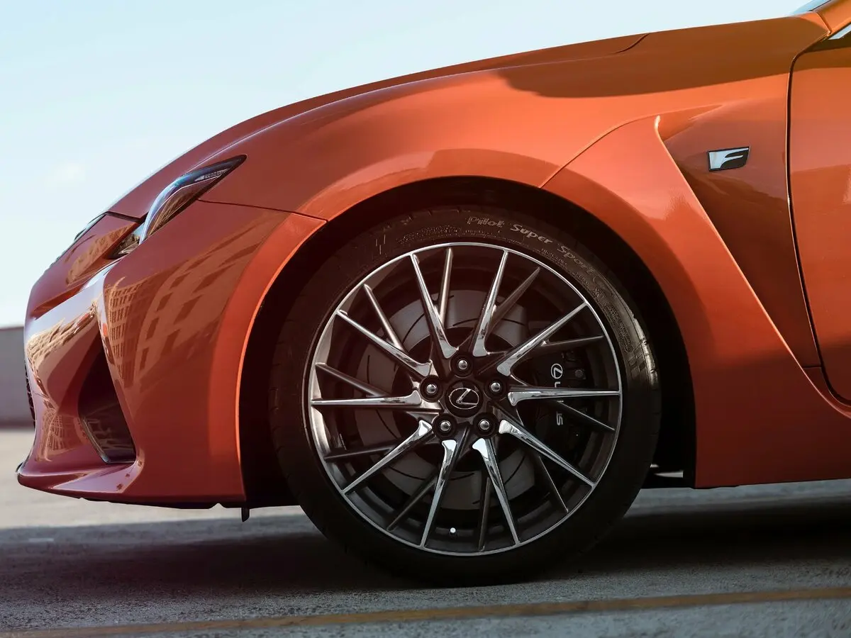 Lexus RC F I Купе — 照片 18