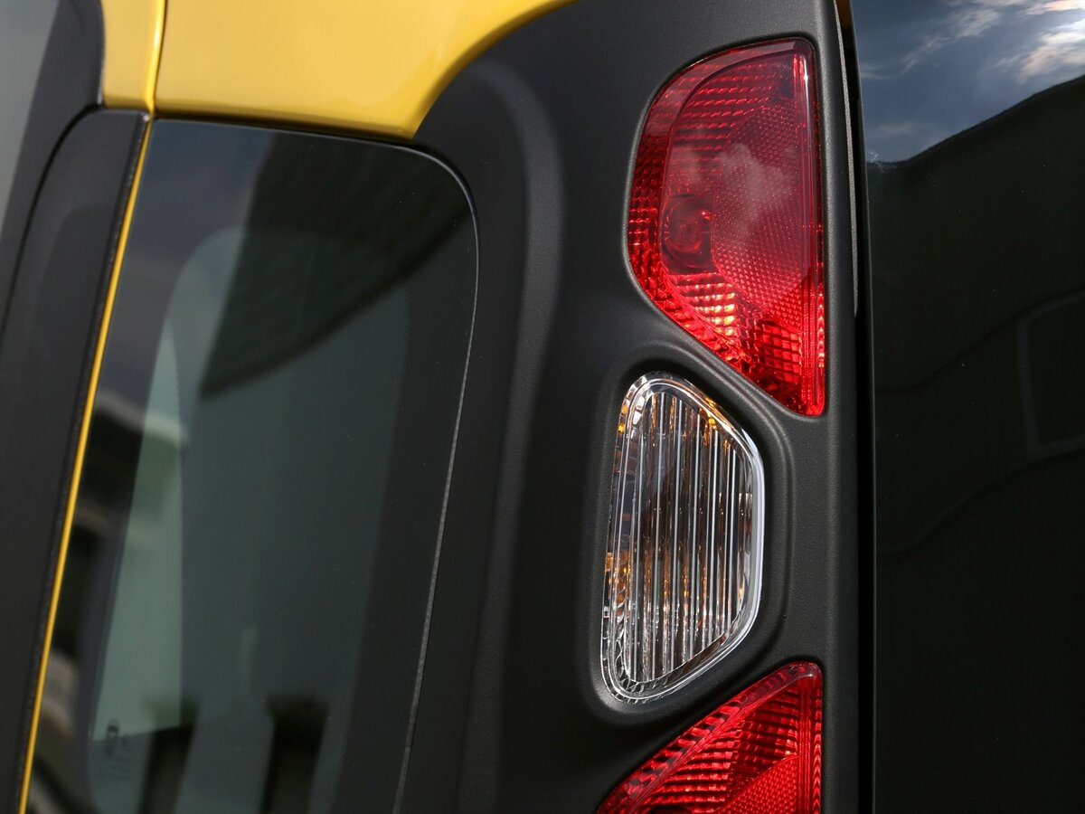 Fiat Panda III Хэтчбек 5 дв. Cross — фото 13