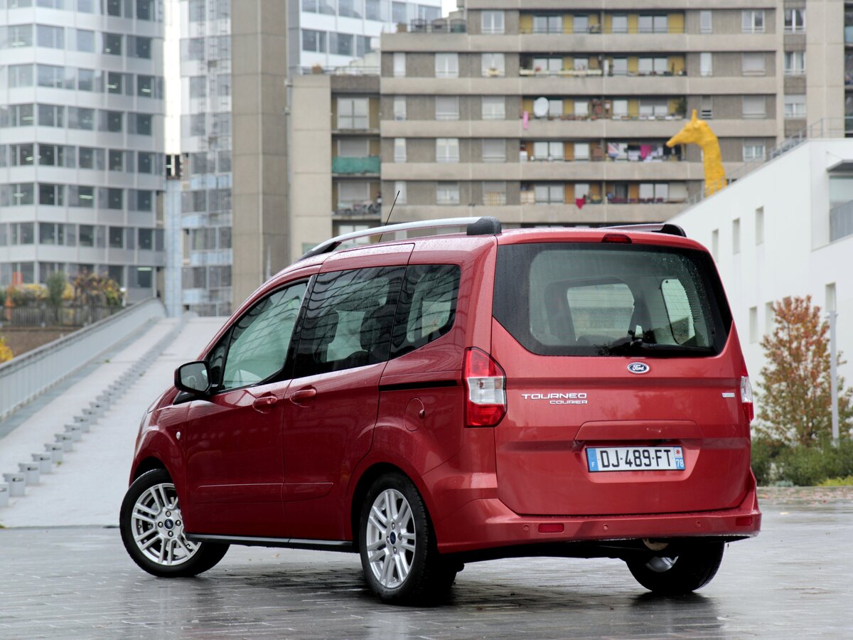 Ford Tourneo Courier I Компактвэн — фото 4
