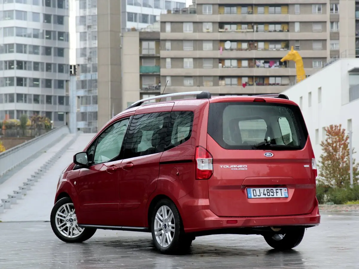 Ford Tourneo Courier I Компактвэн — photo 4