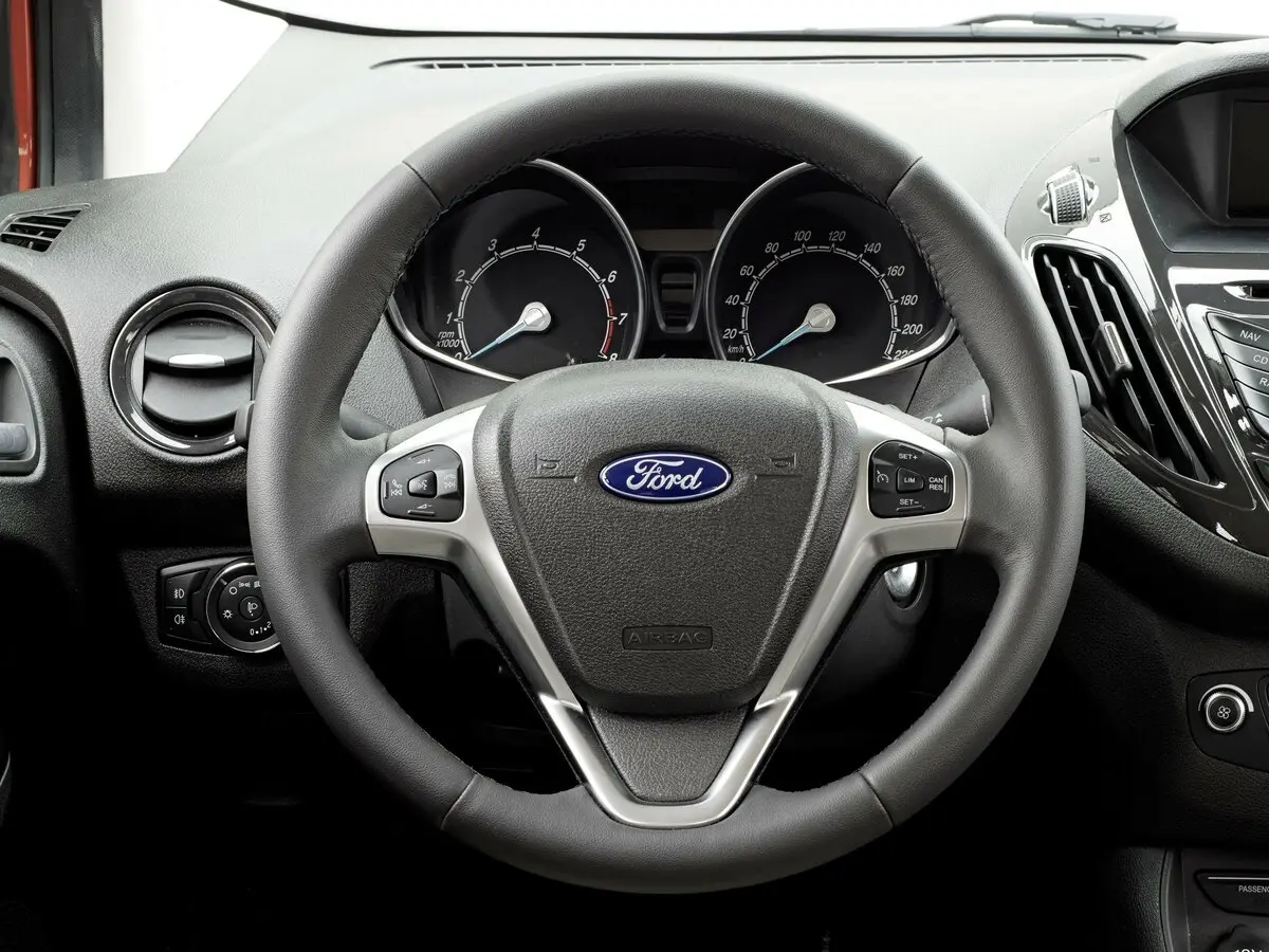 Ford Tourneo Courier I Компактвэн — photo 9