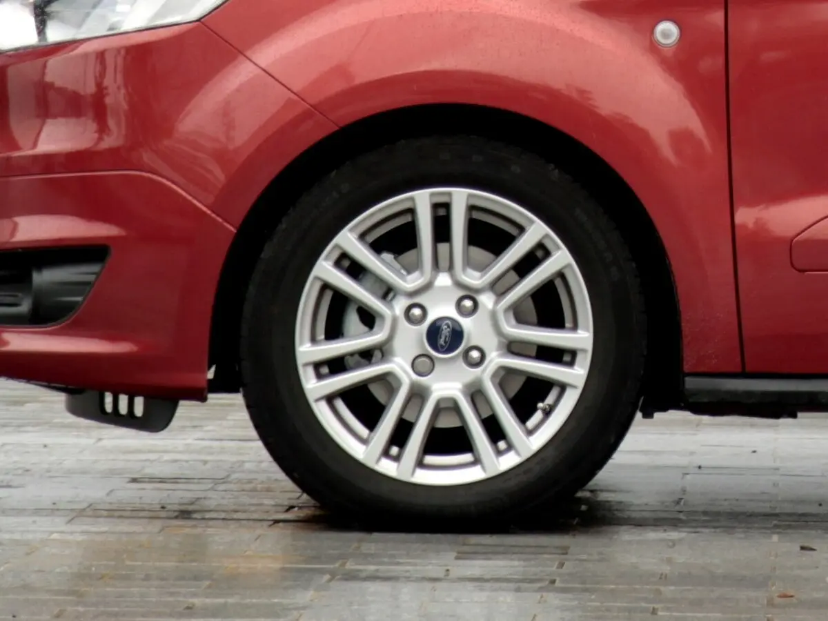 Ford Tourneo Courier I Компактвэн — photo 18