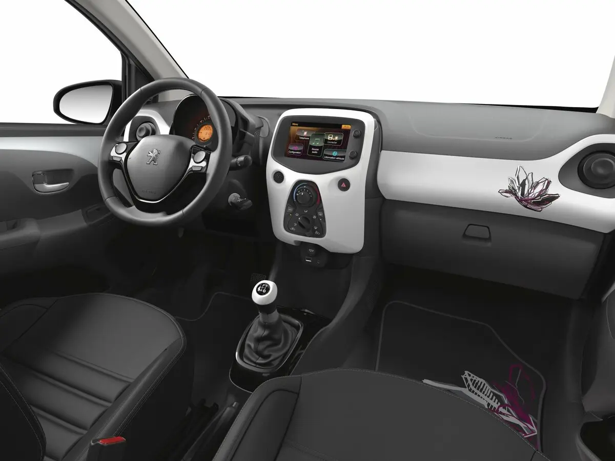 Peugeot 108 2014 – 2021 Хэтчбек 3 дв. — photo 5