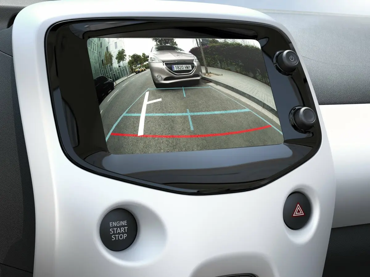 Peugeot 108 2014 – 2021 Хэтчбек 3 дв. — photo 12