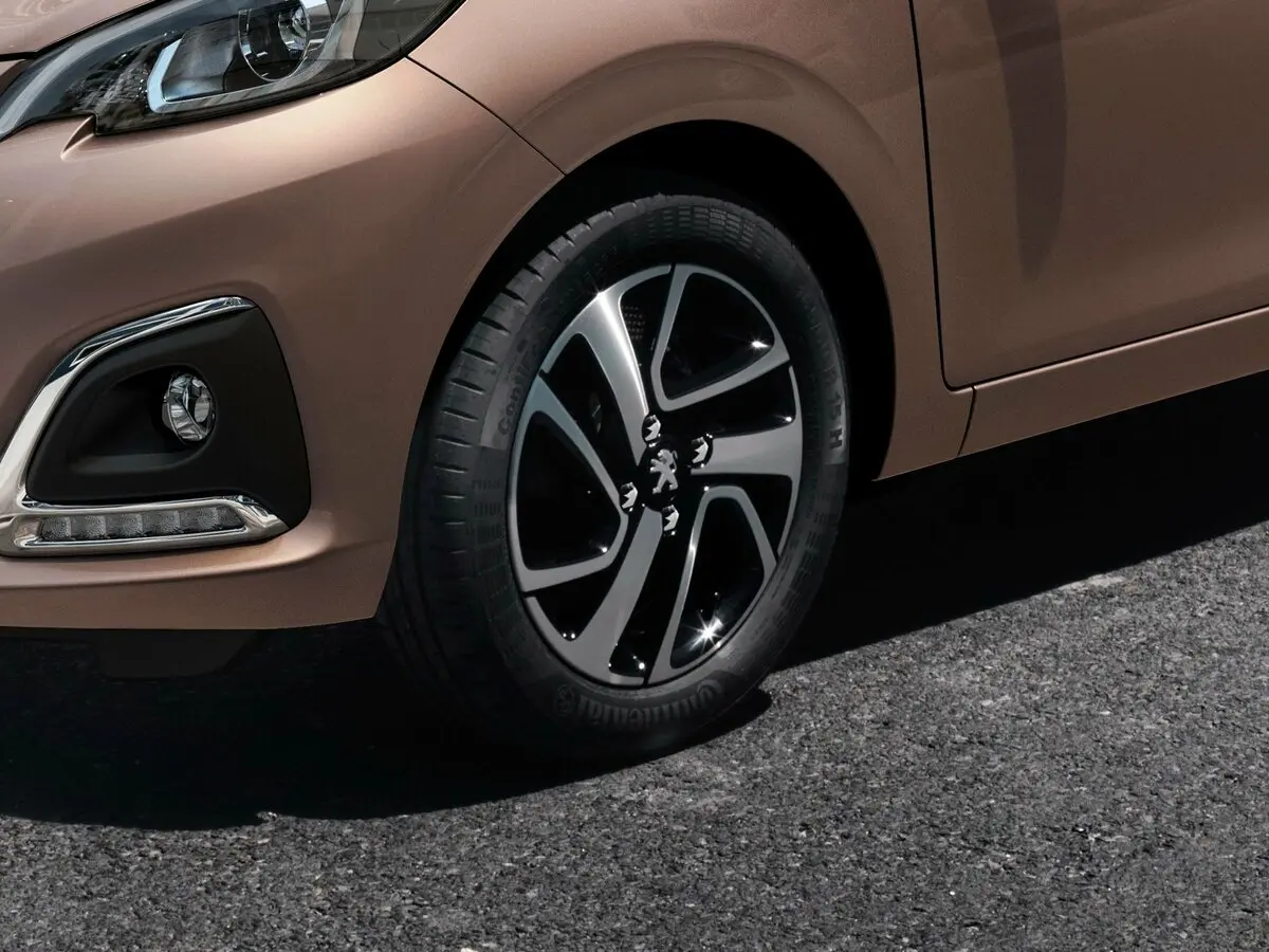 Peugeot 108 2014 – 2021 Хэтчбек 3 дв. — photo 14