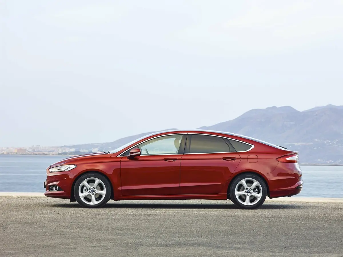 Ford Mondeo V Лифтбек — фото 2