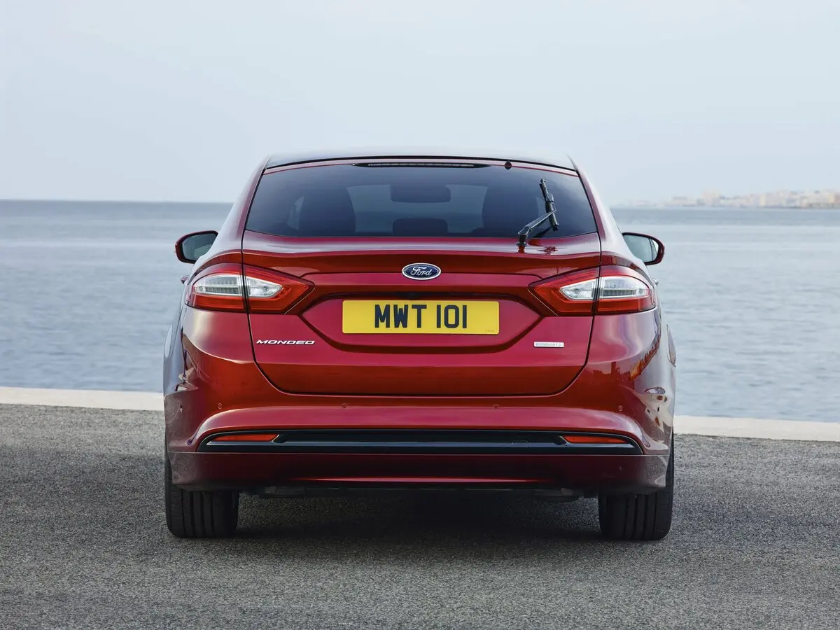 Ford Mondeo V Лифтбек — фото 4