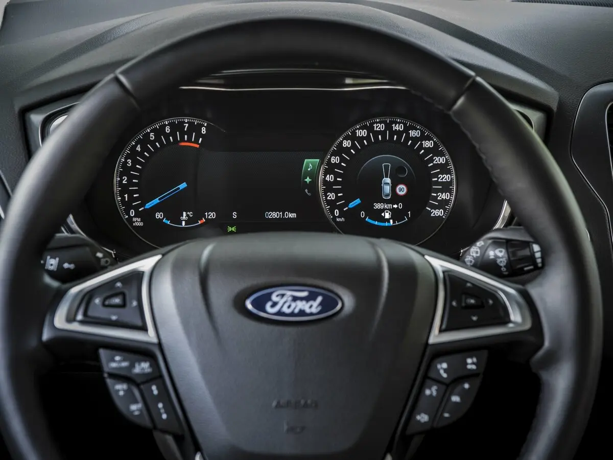Ford Mondeo V Лифтбек — фото 8