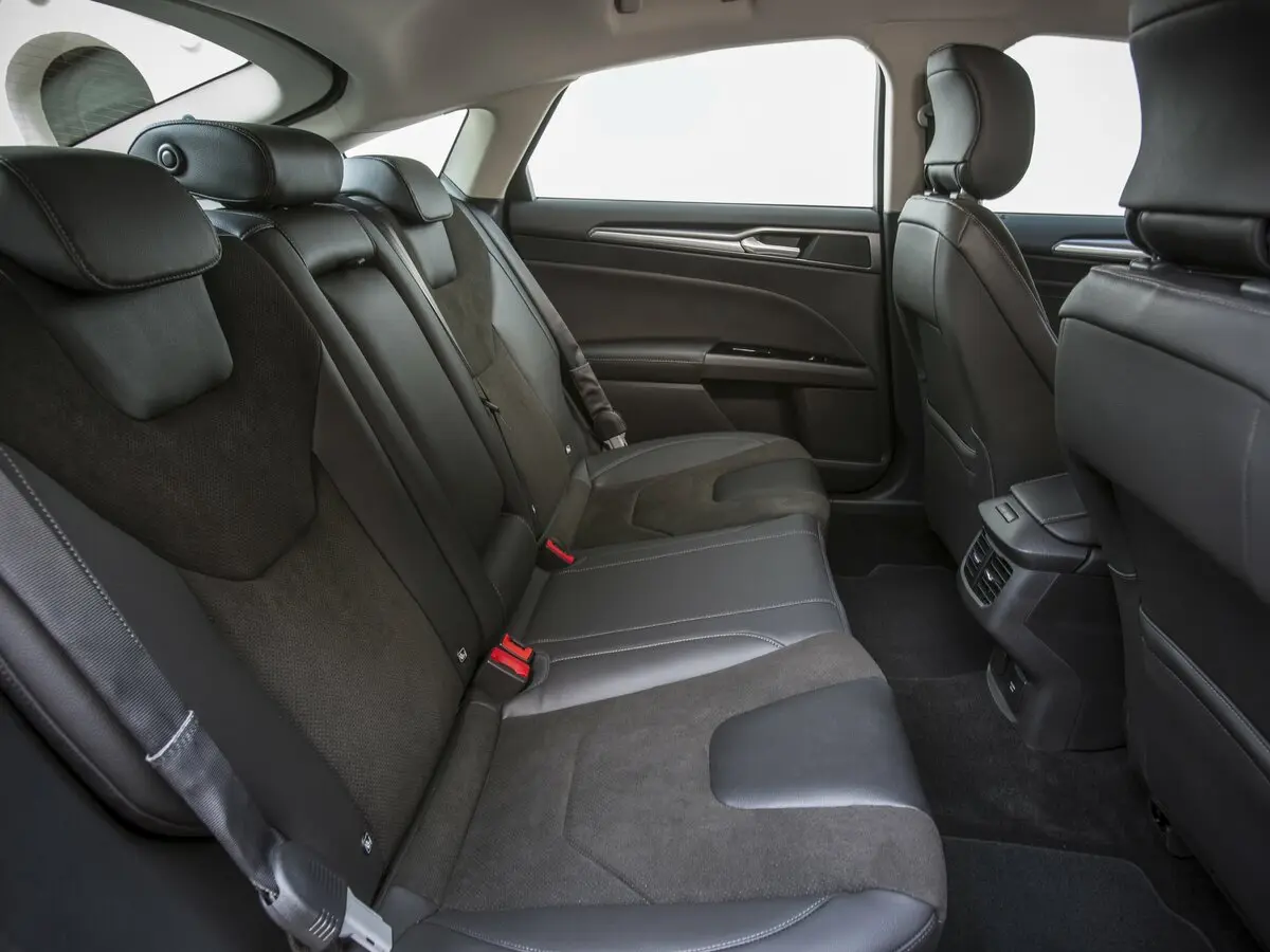 Ford Mondeo V Лифтбек — фото 10