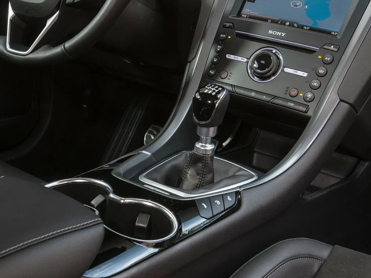 Ford Mondeo V Лифтбек — фото 11