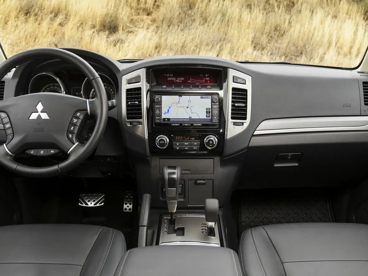 Mitsubishi Pajero IV Рестайлинг 2 Внедорожник 5 дв. — сүрөт 6