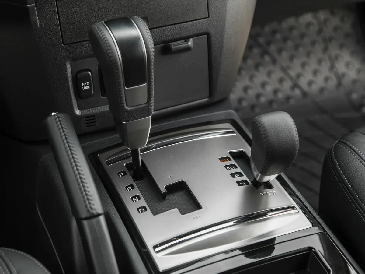 Mitsubishi Pajero IV Рестайлинг 2 Внедорожник 5 дв. — сүрөт 9