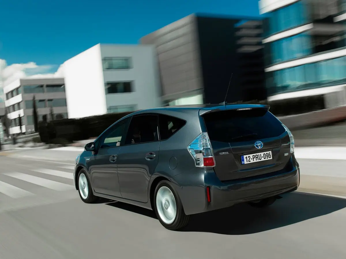 Toyota Prius v (+) I (ZVW40/41) Универсал 5 дв. — фото 4