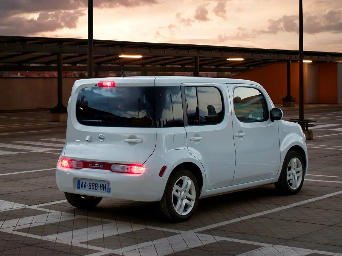 Nissan Cube III (Z12) Компактвэн — фото 5
