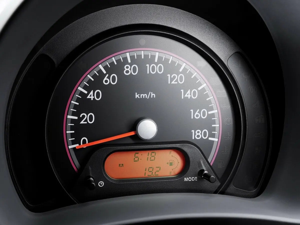 Nissan Pixo I Хэтчбек 5 дв. — сүрөт 8