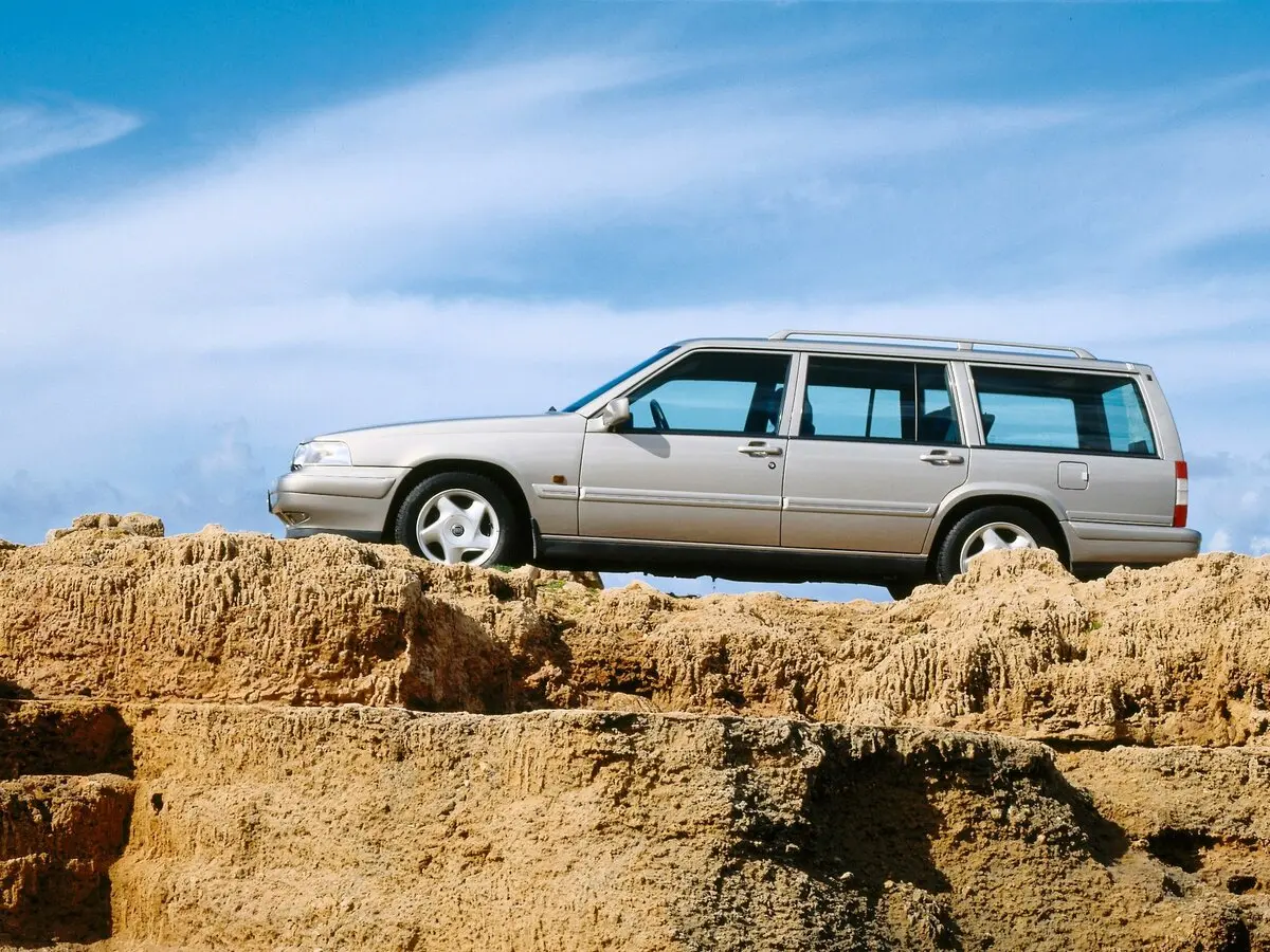 Volvo 960 I Рестайлинг Универсал 5 дв. — сүрөт 2