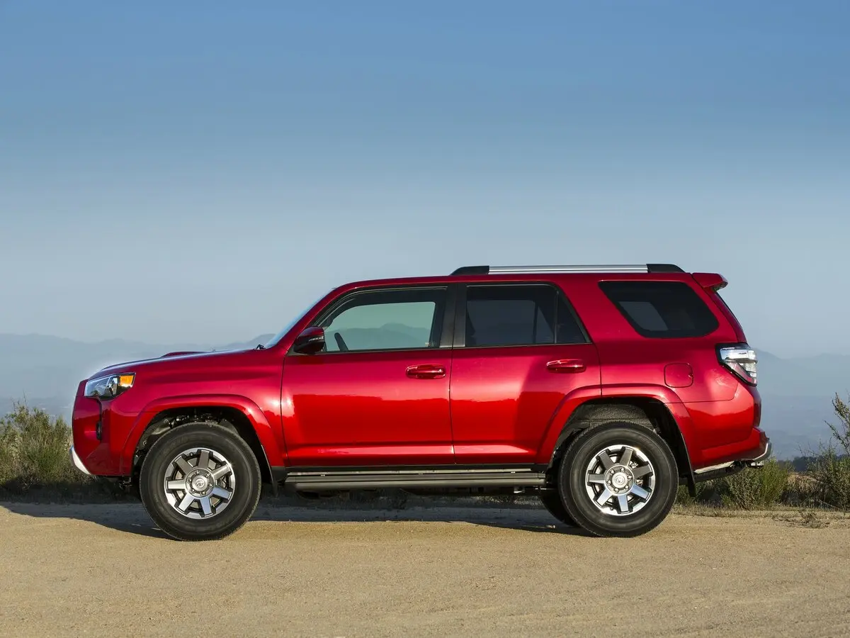 Toyota 4Runner V Рестайлинг Внедорожник 5 дв. — фото 2