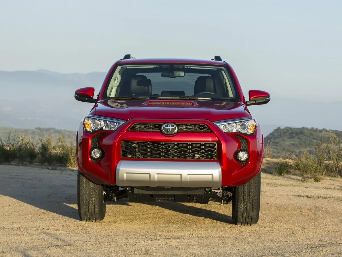 Toyota 4Runner V Рестайлинг Внедорожник 5 дв. — фото 3