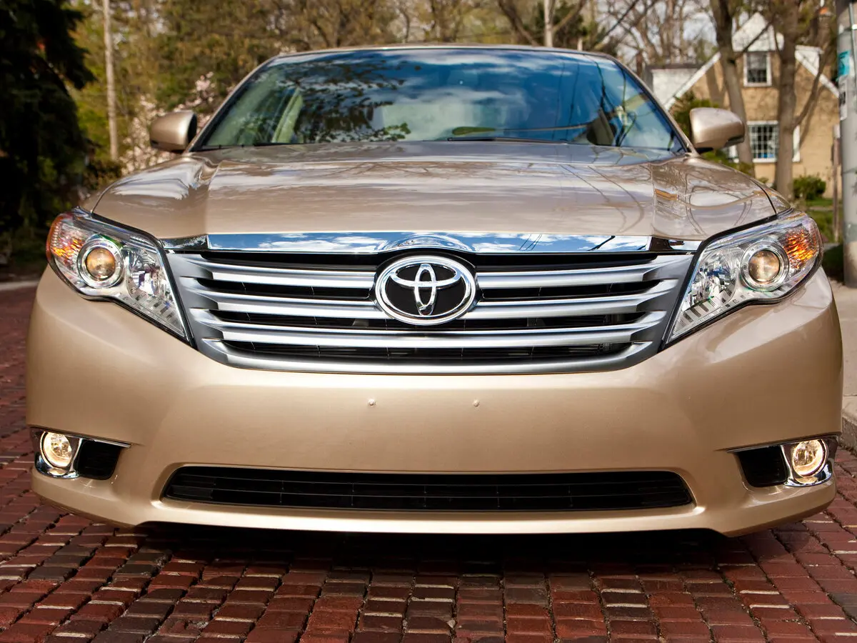 Toyota Avalon III Рестайлинг 2 Седан — фото 3